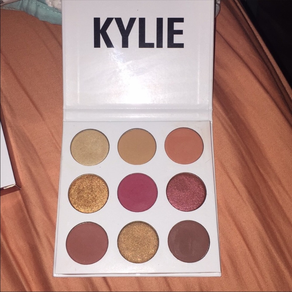 Kylie Burgundy Palette